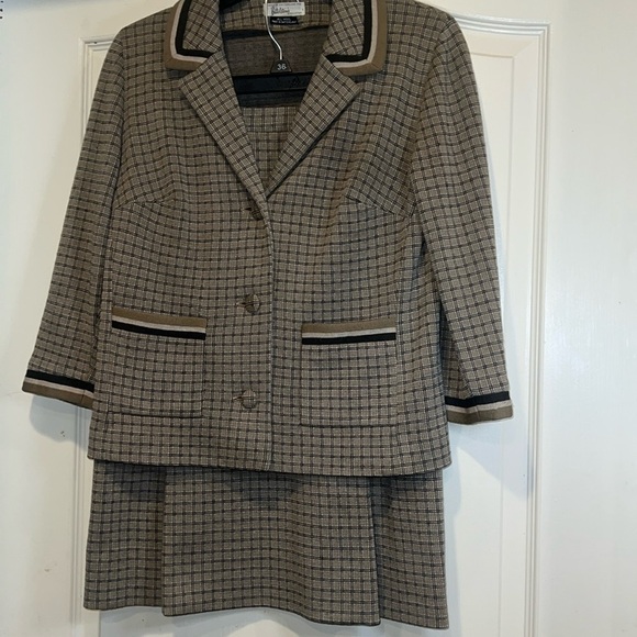 Vintage Dresses & Skirts - Vintage 1950s/1960s Women’s Battelstein’s Tan Checkered Wool Knit Suit Set